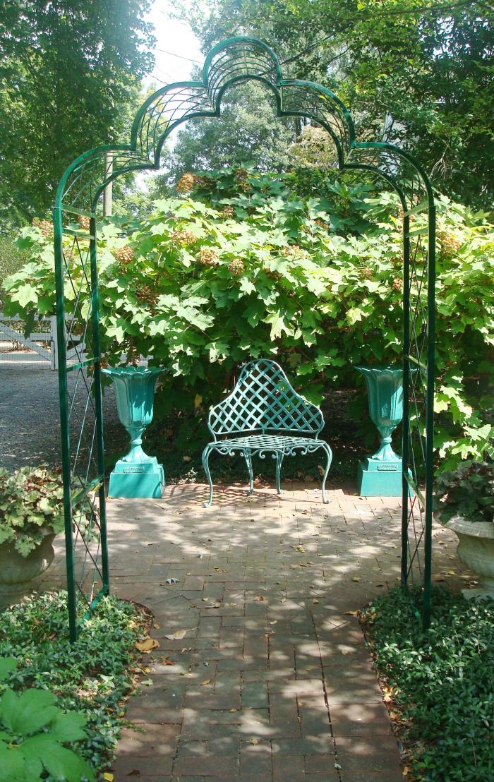 Trellis Garden Antiques And Decorative Arts Aileen Minor 1257